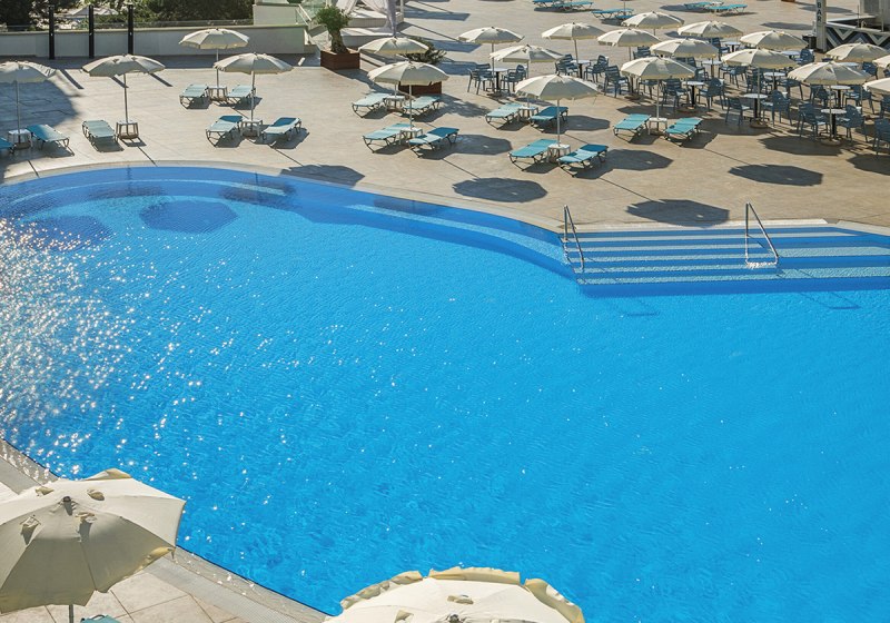 Beispiel: Hotel Innenpool