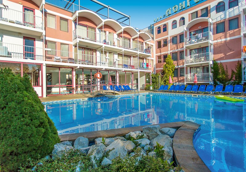 Beispiel: Hotel Außenpool