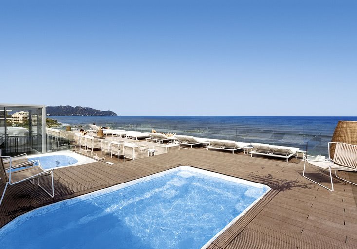 Beispiel: Hotel Außenpool