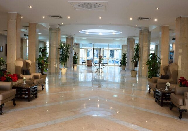 Ausstattung & Service