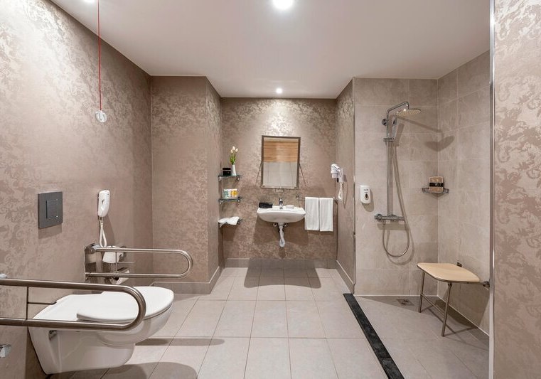 Ausstattung & Service