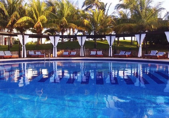 Beispiel: Hotel Außenpool