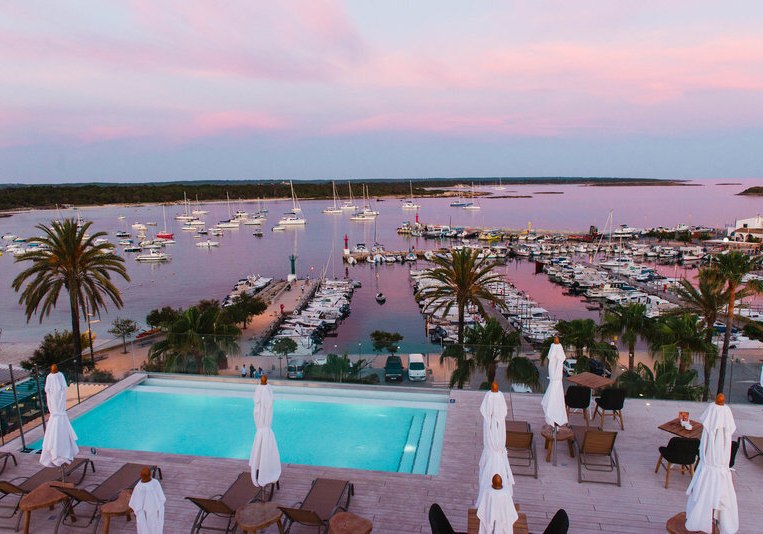 Beispiel: Hotel Außenpool