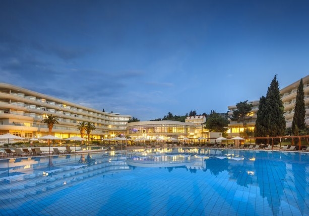 Beispiel: Hotel Außenpool