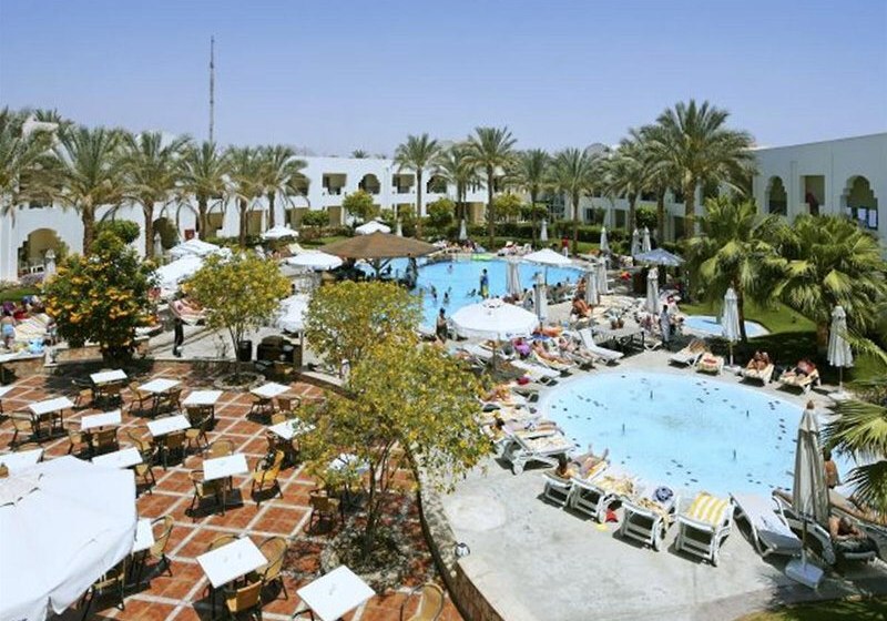 Beispiel: Hotel Außenpool