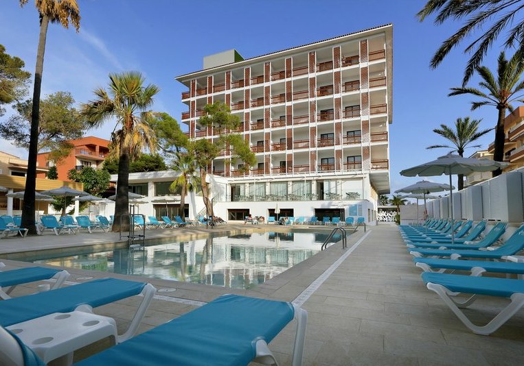 Beispiel: Hotel Außenpool