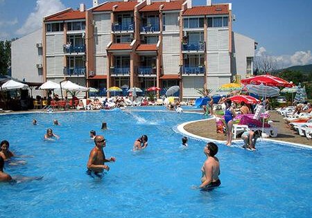 Beispiel: Hotel Außenpool