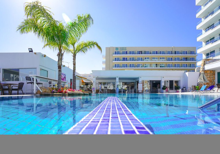 Beispiel: Hotel Außenpool