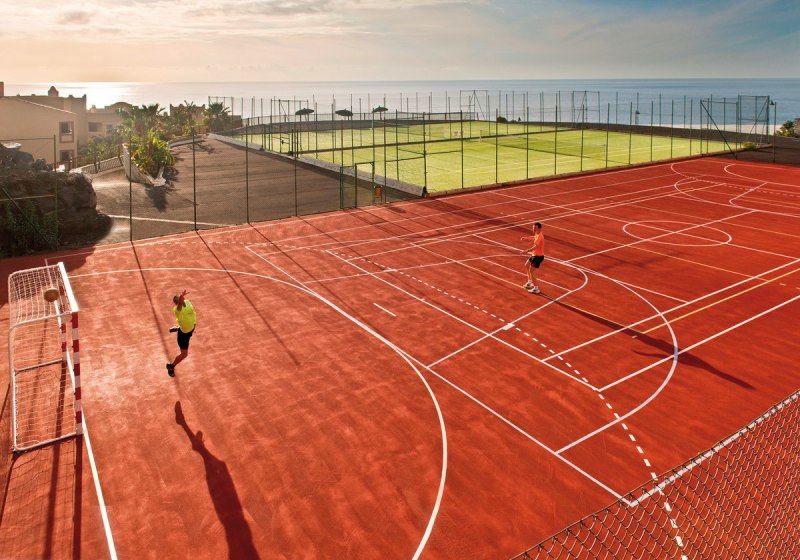 Tennis
