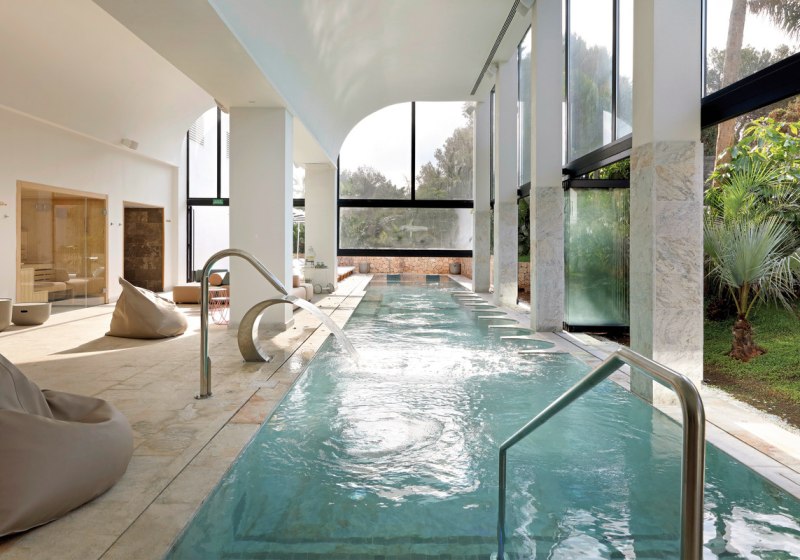 Beispiel: Hotel Innenpool