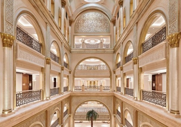 Ausstattung & Service