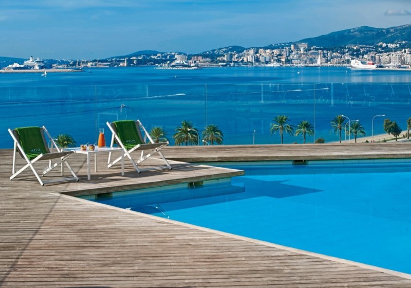 Beispiel: Hotel Außenpool