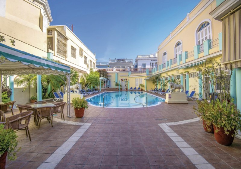 Beispiel: Hotel Außenpool