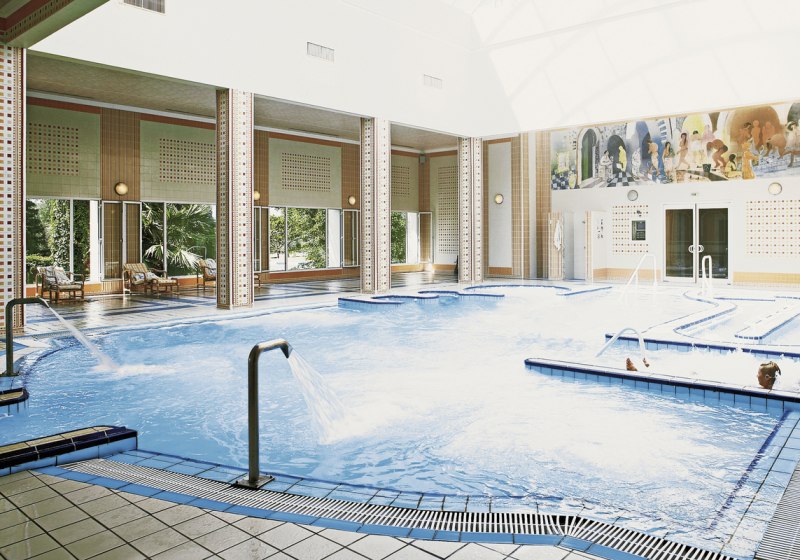 Beispiel: Hotel Innenpool