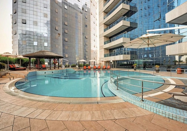 Beispiel: Hotel Außenpool