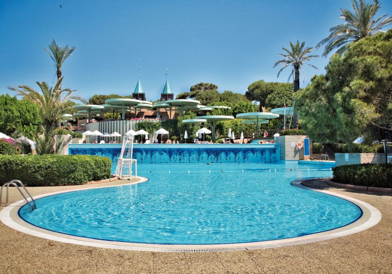 Beispiel: Hotel Außenpool