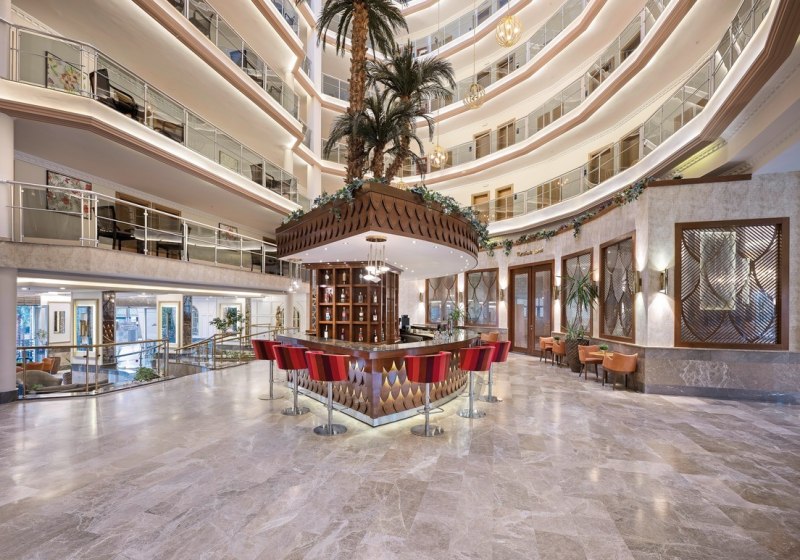 Ausstattung & Service