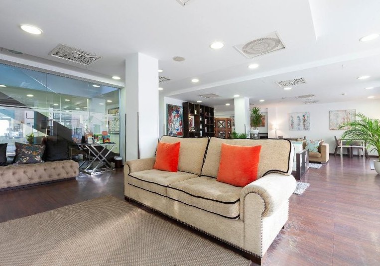 Ausstattung & Service