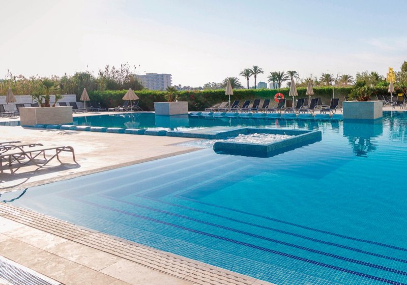 Beispiel: Hotel Außenpool