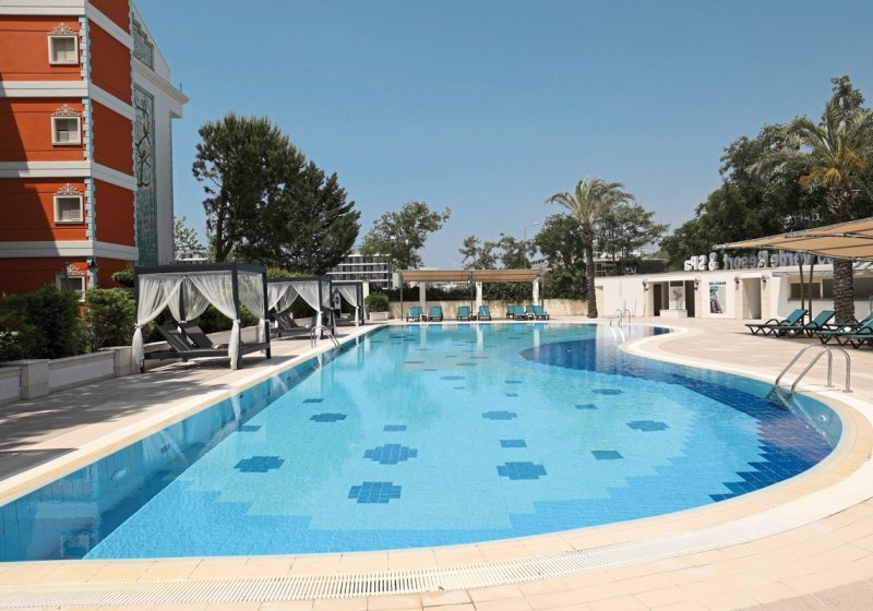 Beispiel: Hotel Außenpool