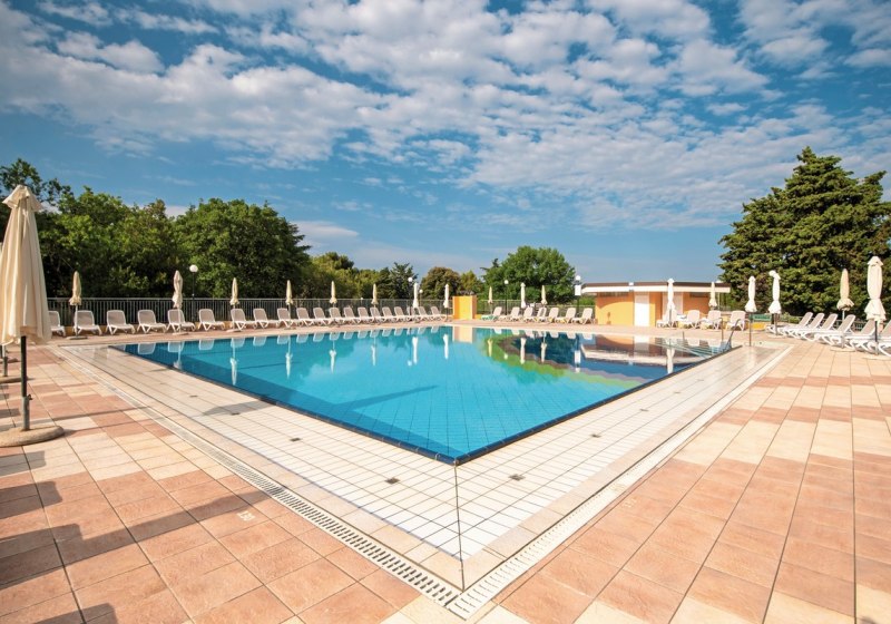 Beispiel: Hotel Außenpool