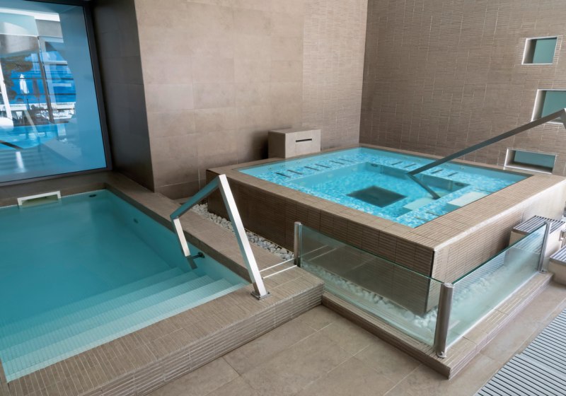 Beispiel: Hotel Innenpool