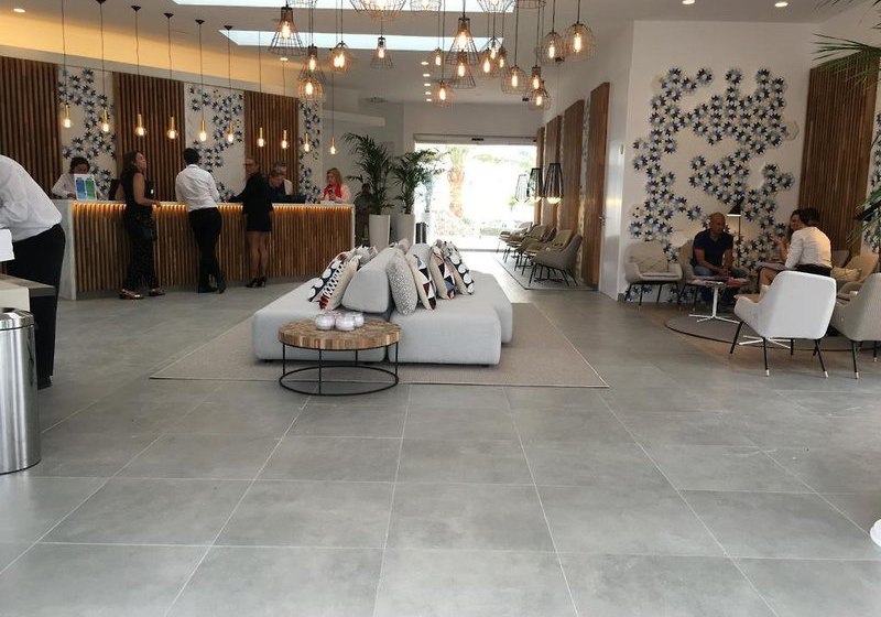 Ausstattung & Service