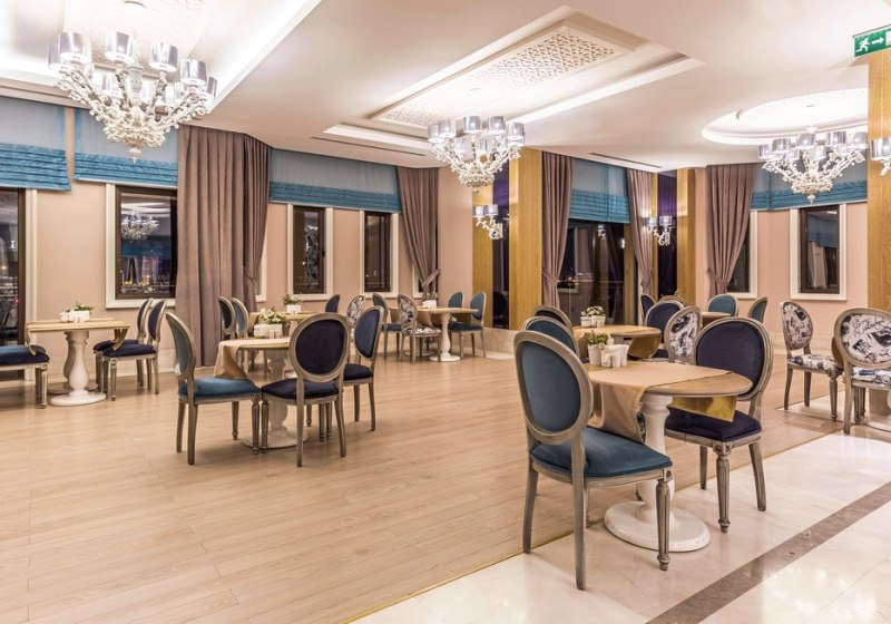 Ausstattung & Service