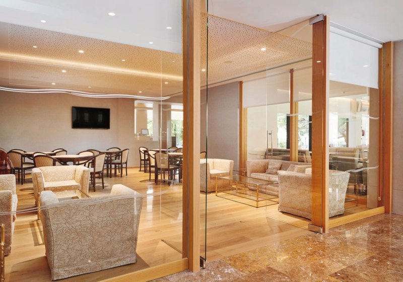 Ausstattung & Service