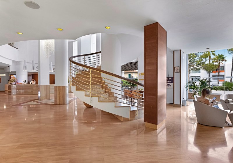 Ausstattung & Service