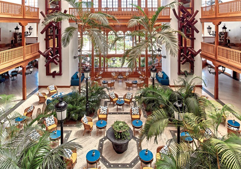 Ausstattung & Service