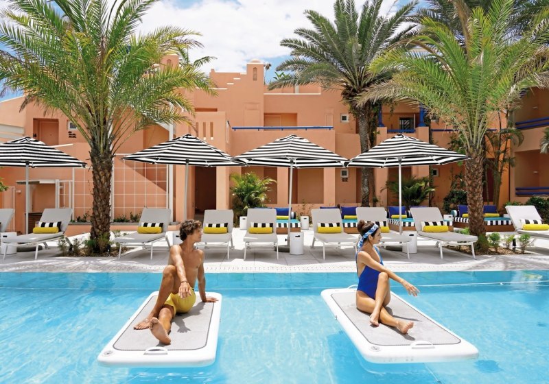 Beispiel: Hotel Außenpool