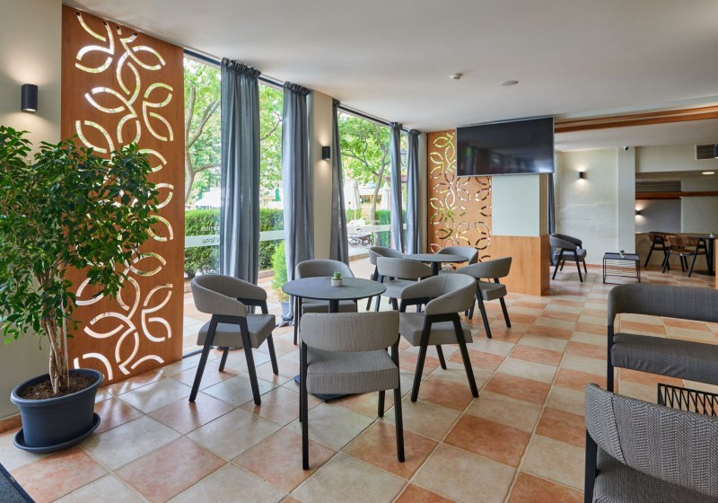 Ausstattung & Service