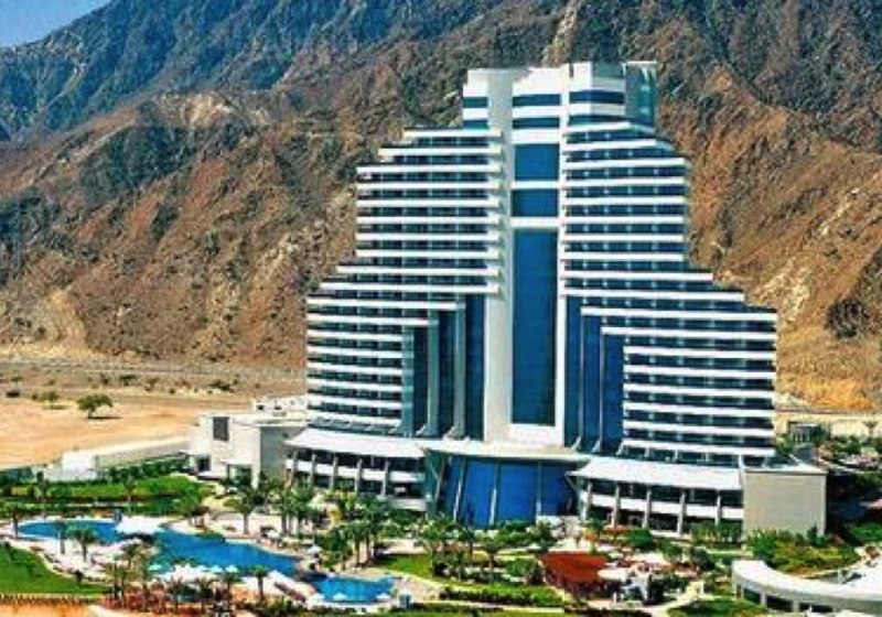 Le Meridien Al Aqah Beach Resort