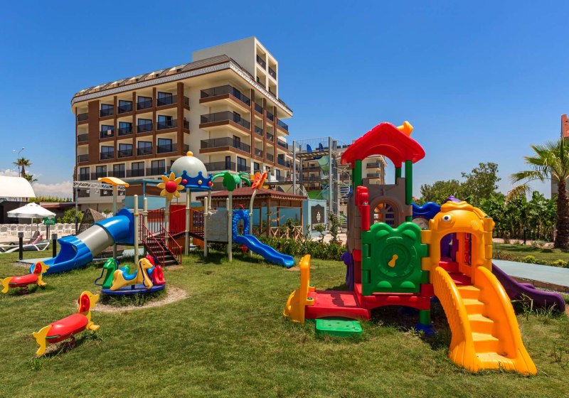 Glamour Resort & Spa