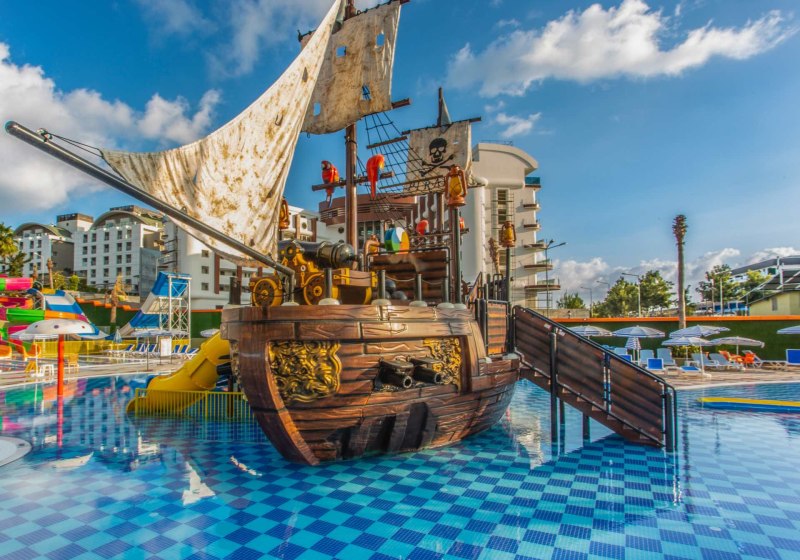 Lonicera World Hotel