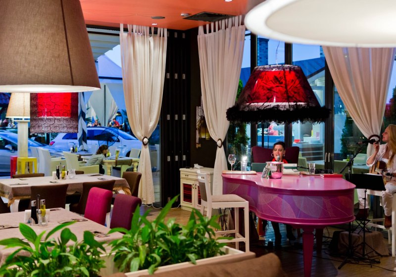 Ausstattung & Service