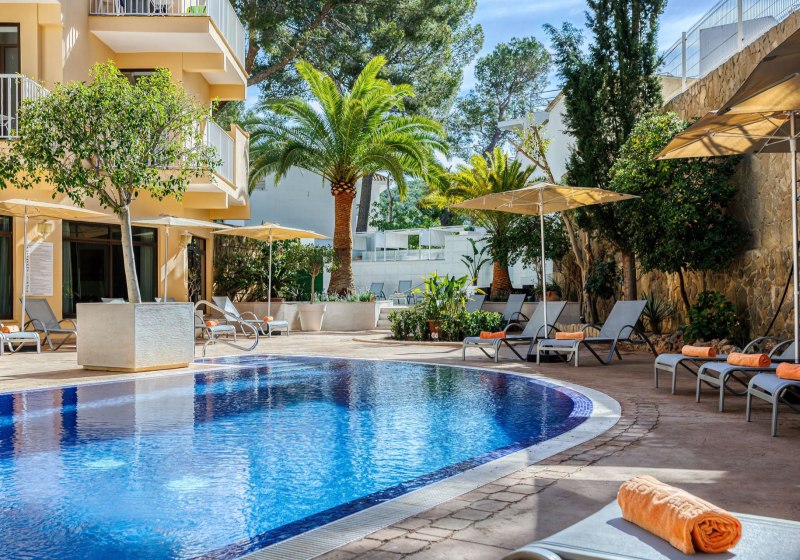 Beispiel: Hotel Außenpool