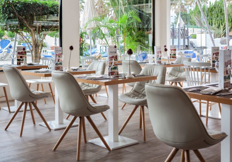 Ausstattung & Service