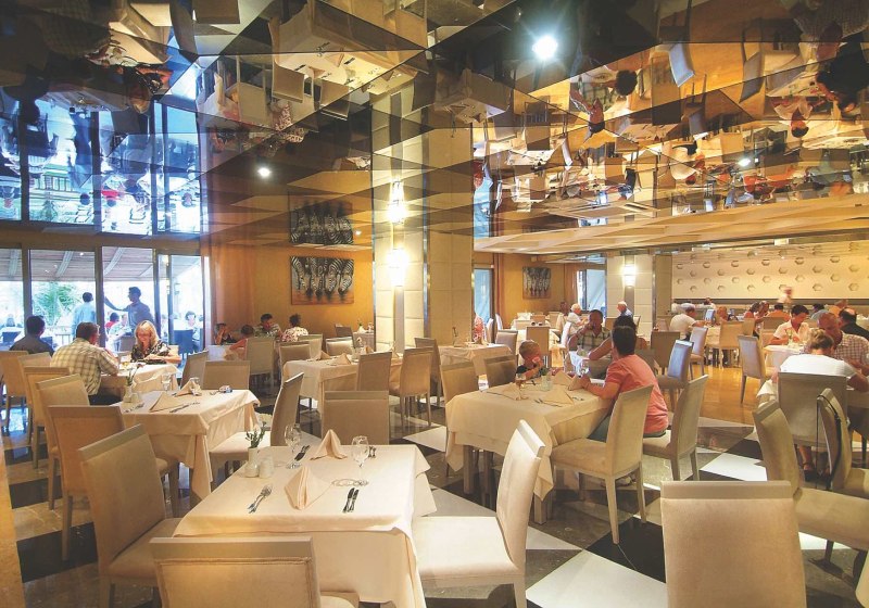 Ausstattung & Service