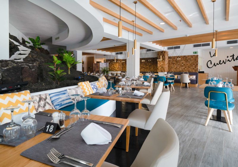 Ausstattung & Service