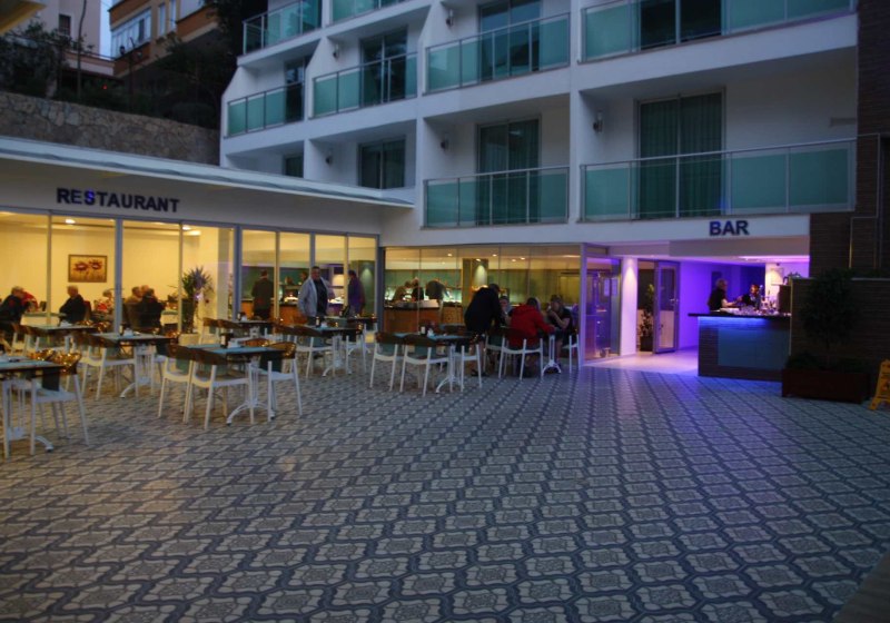 Ausstattung & Service