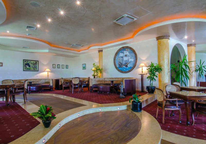 Ausstattung & Service