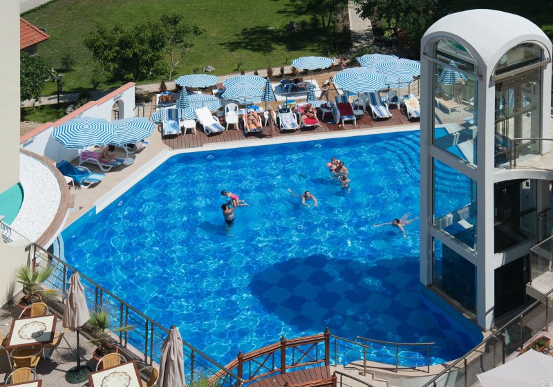 Beispiel: Hotel Außenpool