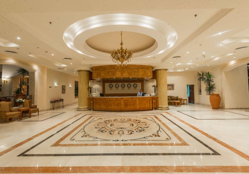 Ausstattung & Service