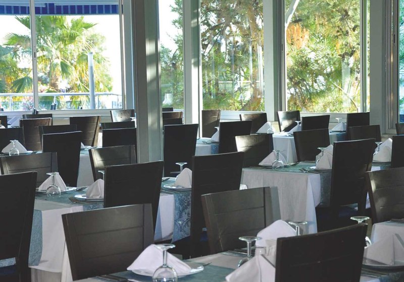 Ausstattung & Service