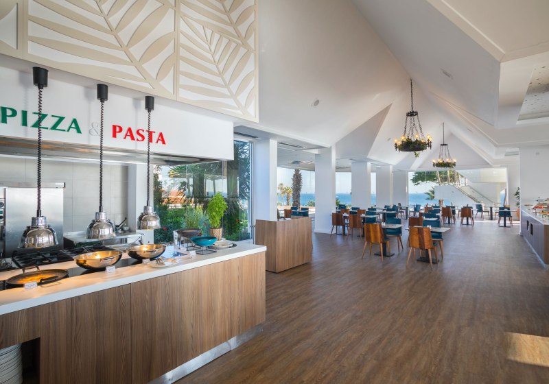 Leonardo Plaza Cypria Maris Beach Hotel & Spa