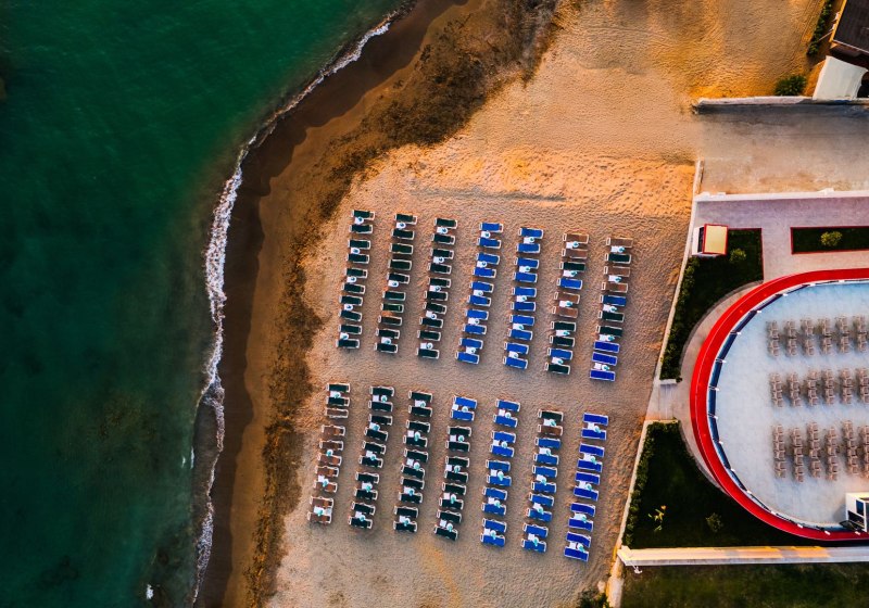 Granada Luxury Red 16+