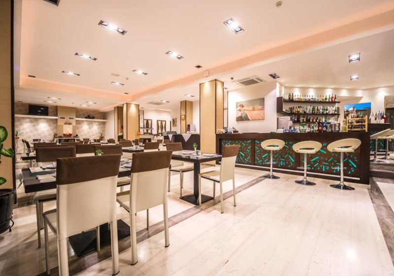 Ausstattung & Service