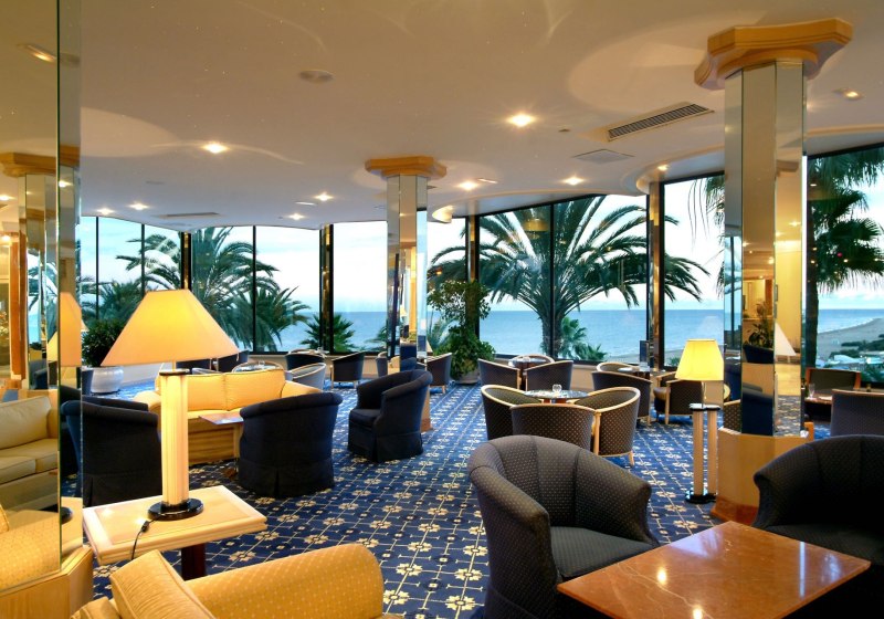 Ausstattung & Service